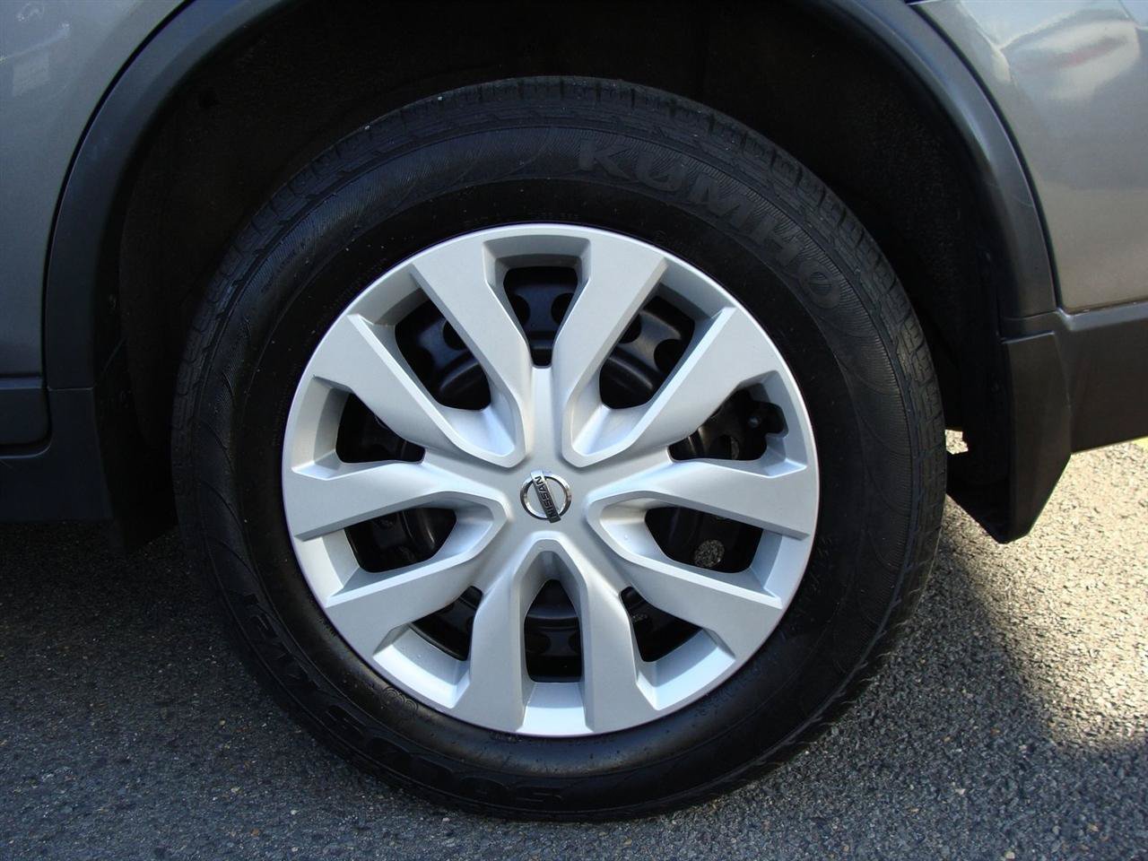 Used 2018 Nissan Rogue S AWD/4WD image 28