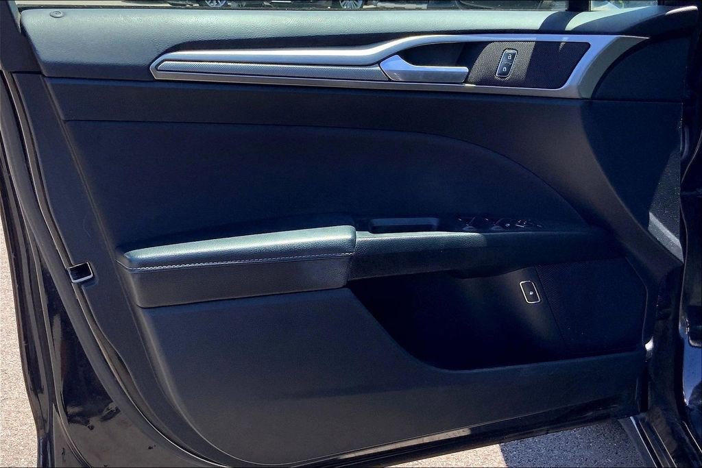 Used 2019 Ford Fusion SE image 21