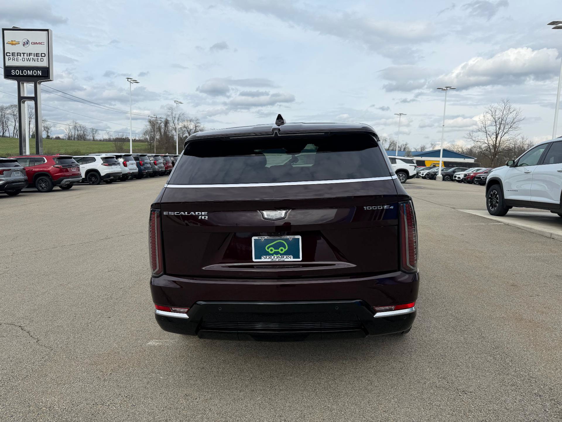 Certified 2025 Cadillac Escalade IQ Luxury 2 w/ LPO, Premium Carpet Package AWD/4WD image 5