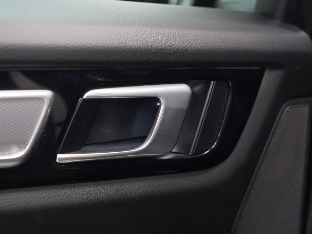 Certified 2023 Porsche Cayenne Platinum Edition image 15