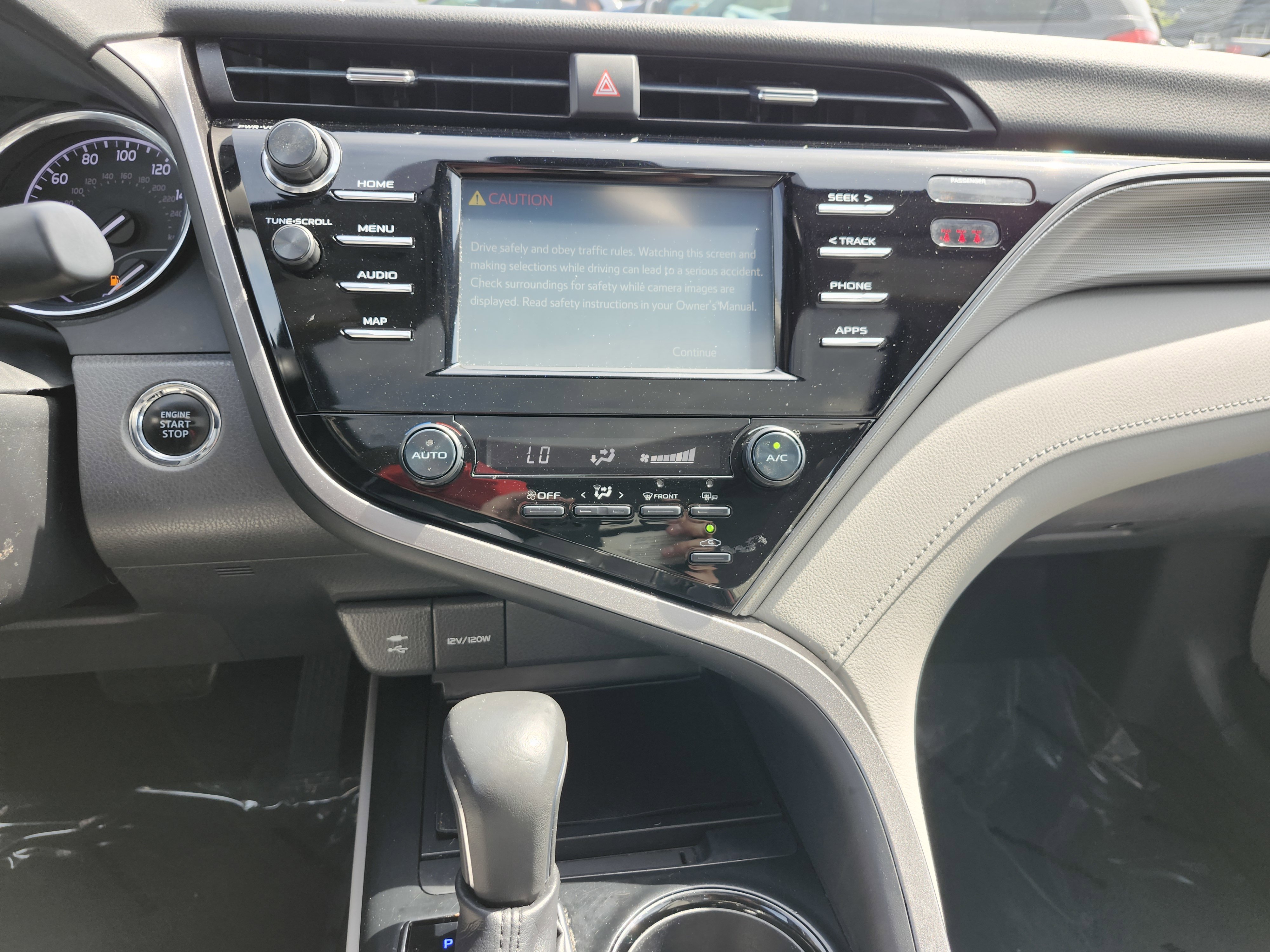 Used 2019 Toyota Camry SE image 28
