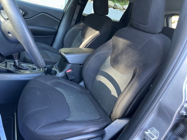 Used 2021 Jeep Cherokee Latitude image 23