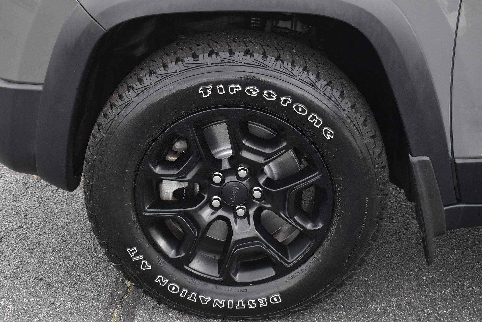 Used 2019 Jeep Cherokee Trailhawk w/ Comfort/Convenience Group AWD/4WD image 11