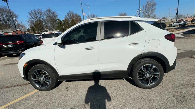 Used 2022 Buick Encore GX Select image 6