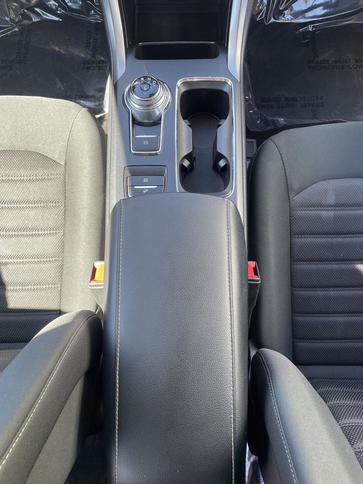 Used 2020 Ford Fusion SE image 23