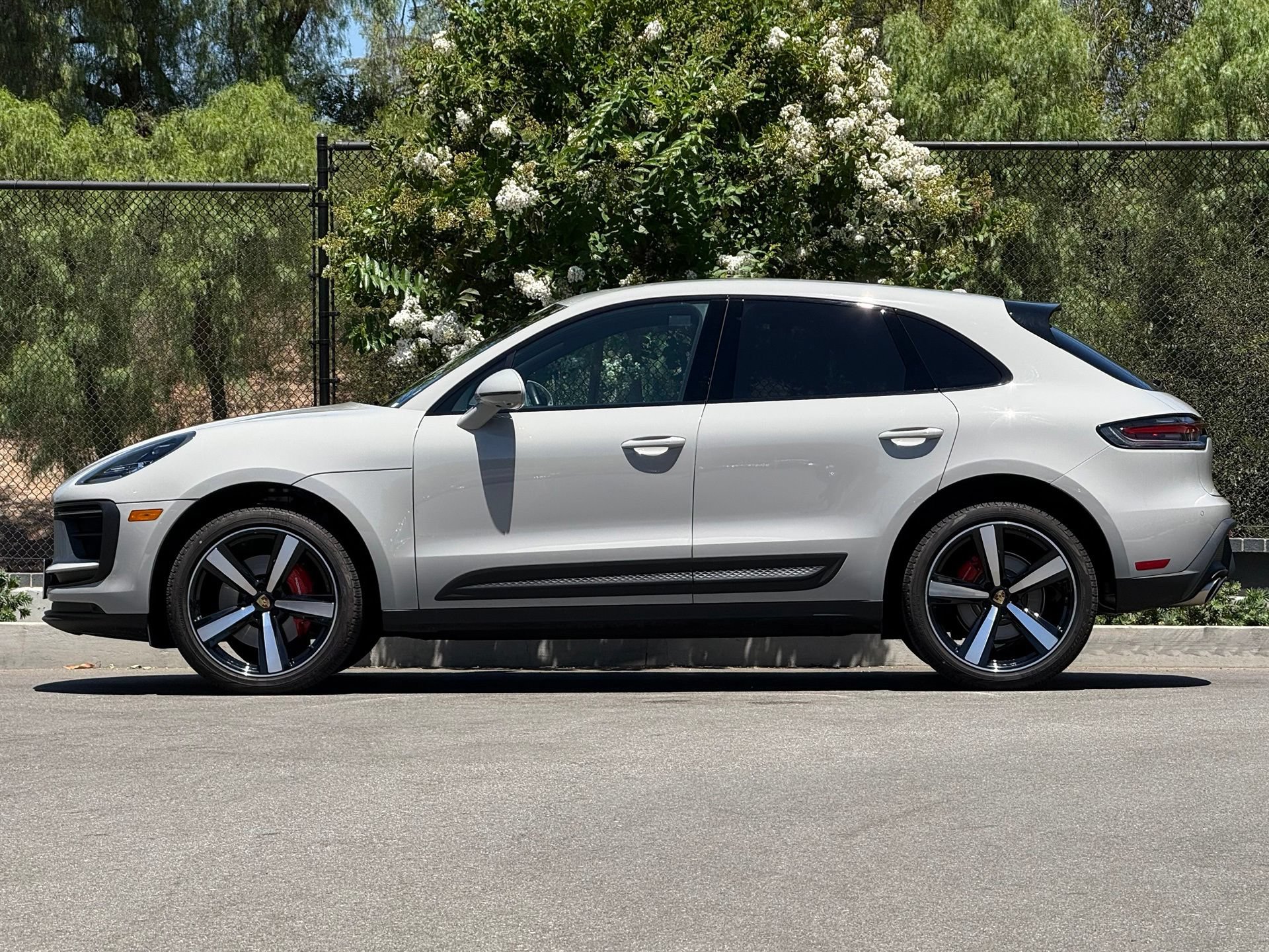 Used 2026 Porsche Macan S AWD/4WD image 2