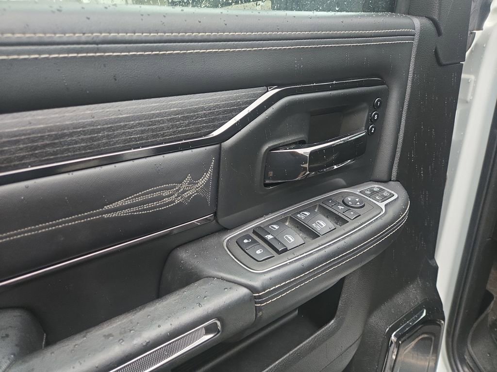 Used 2023 RAM 3500 Limited image 11