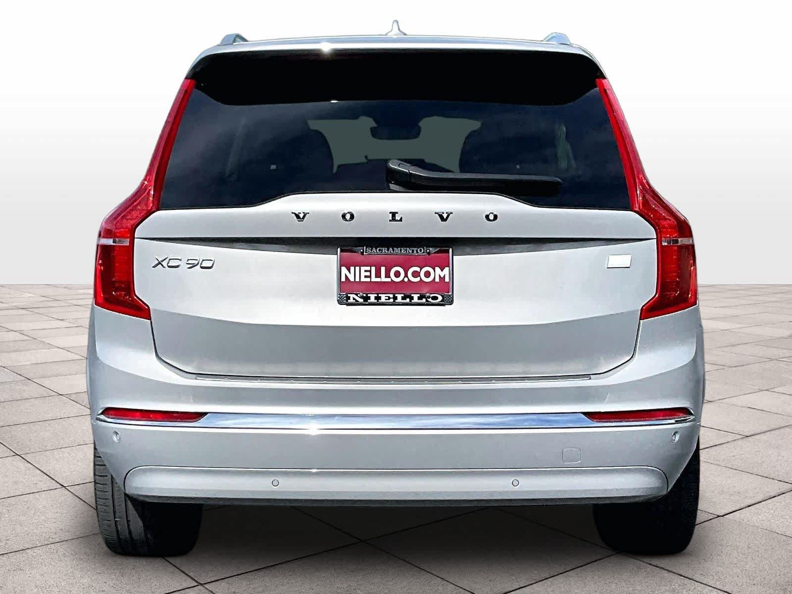 Used 2023 Volvo XC90 T8 Ultimate AWD/4WD image 7