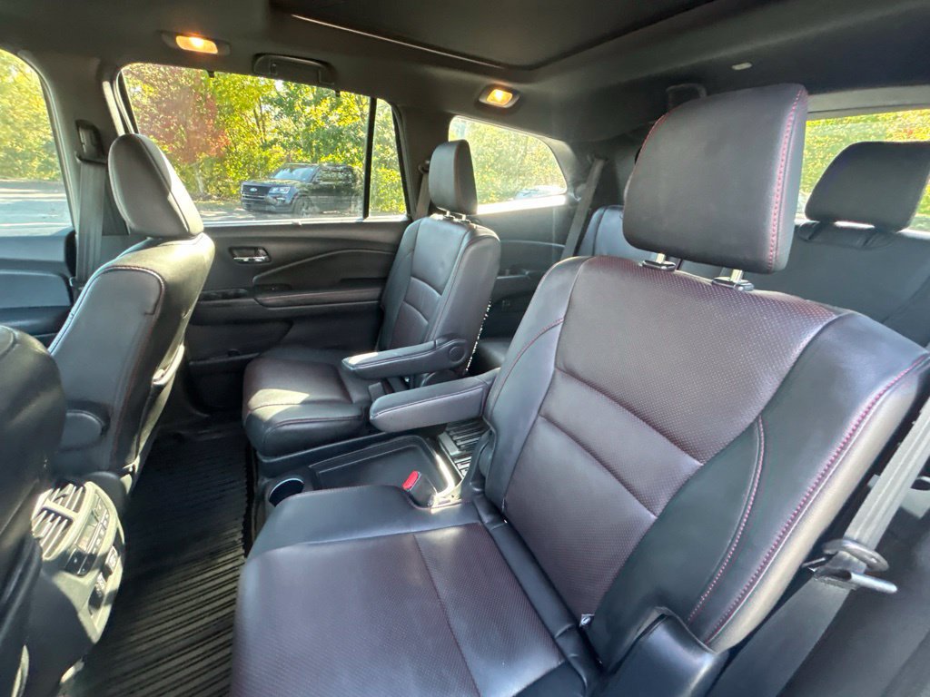 Used 2020 Honda Pilot Black Edition image 32