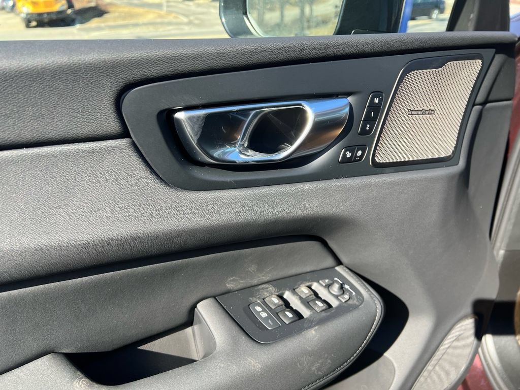 New 2026 Volvo XC60 T8 Ultra w/ Protection Package Premier AWD/4WD image 8