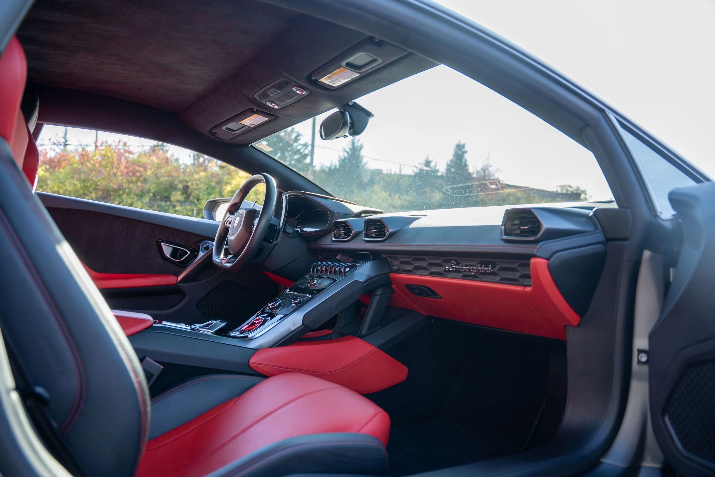 Used 2015 Lamborghini Huracan LP 610-4 image 10