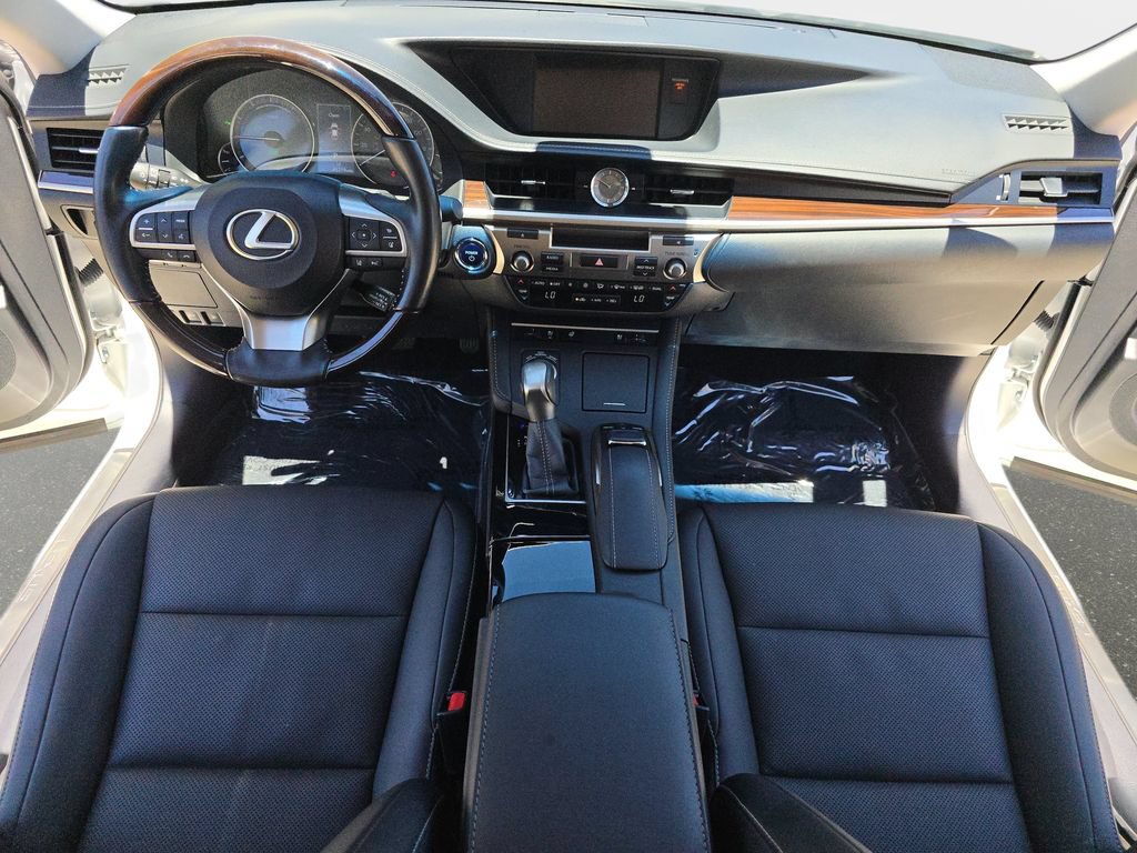 Used 2016 Lexus ES 300h w/ Navigation System Package FWD image 10