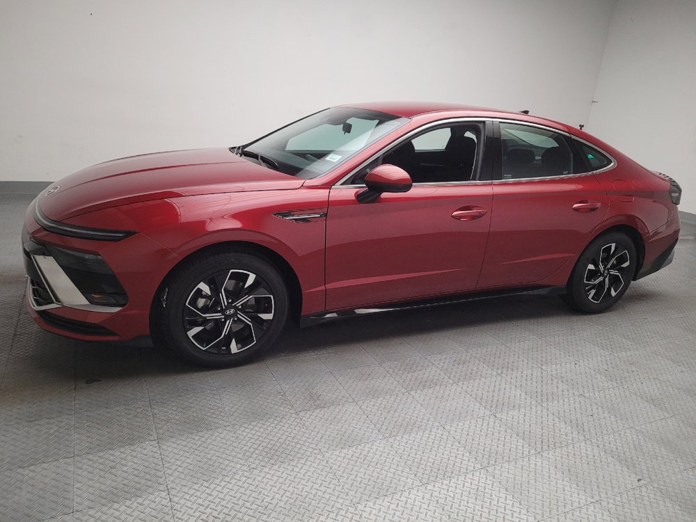 Used 2025 Hyundai Sonata SEL FWD image 2