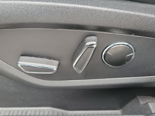 Certified 2023 Lincoln Nautilus Reserve AWD/4WD image 7