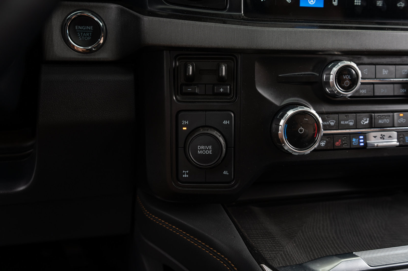 Used 2024 Ford F250 Platinum AWD/4WD image 41