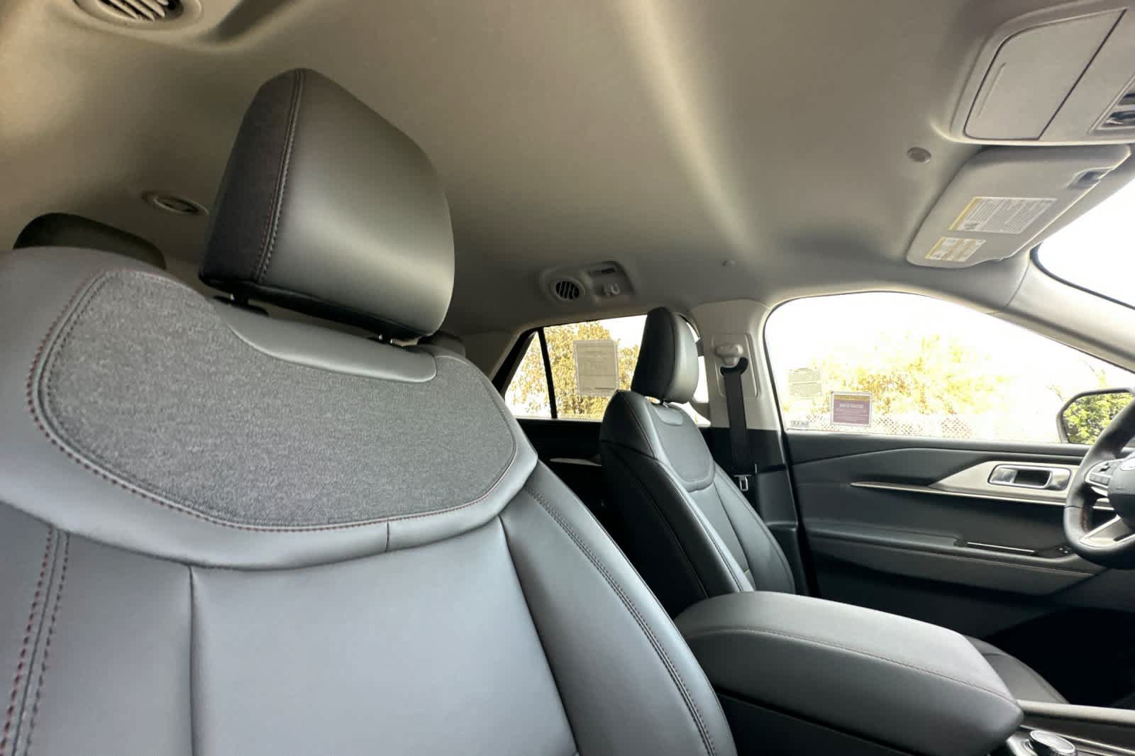 New 2026 Ford Explorer Active w/ Active Comfort Package RWD image 19
