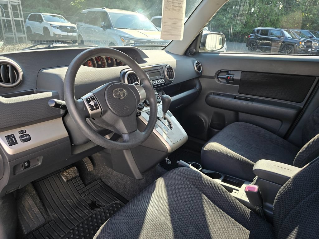 Used 2010 Scion xB FWD image 11