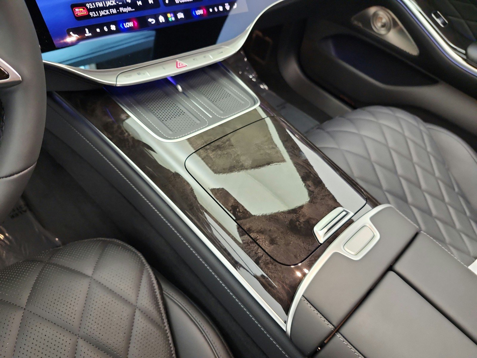 New 2027 Mercedes-Benz S 580 4MATIC Sedan image 10