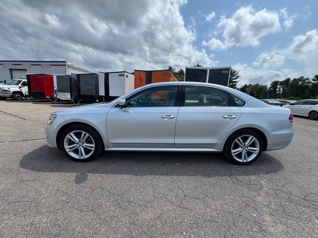 Used 2015 Volkswagen Passat 1.8T SEL Premium FWD image 4