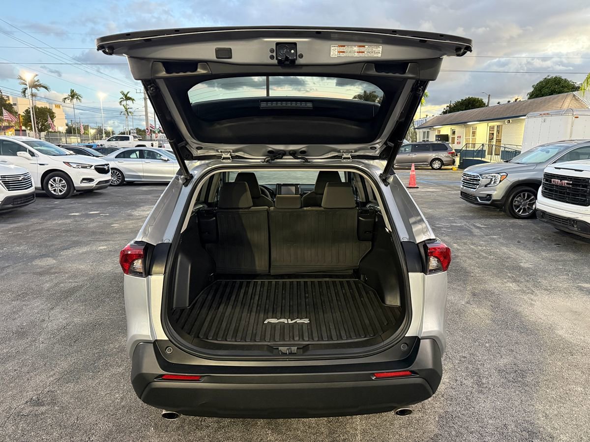 Used 2022 Toyota RAV4 XLE w/ Convenience Package AWD/4WD image 45