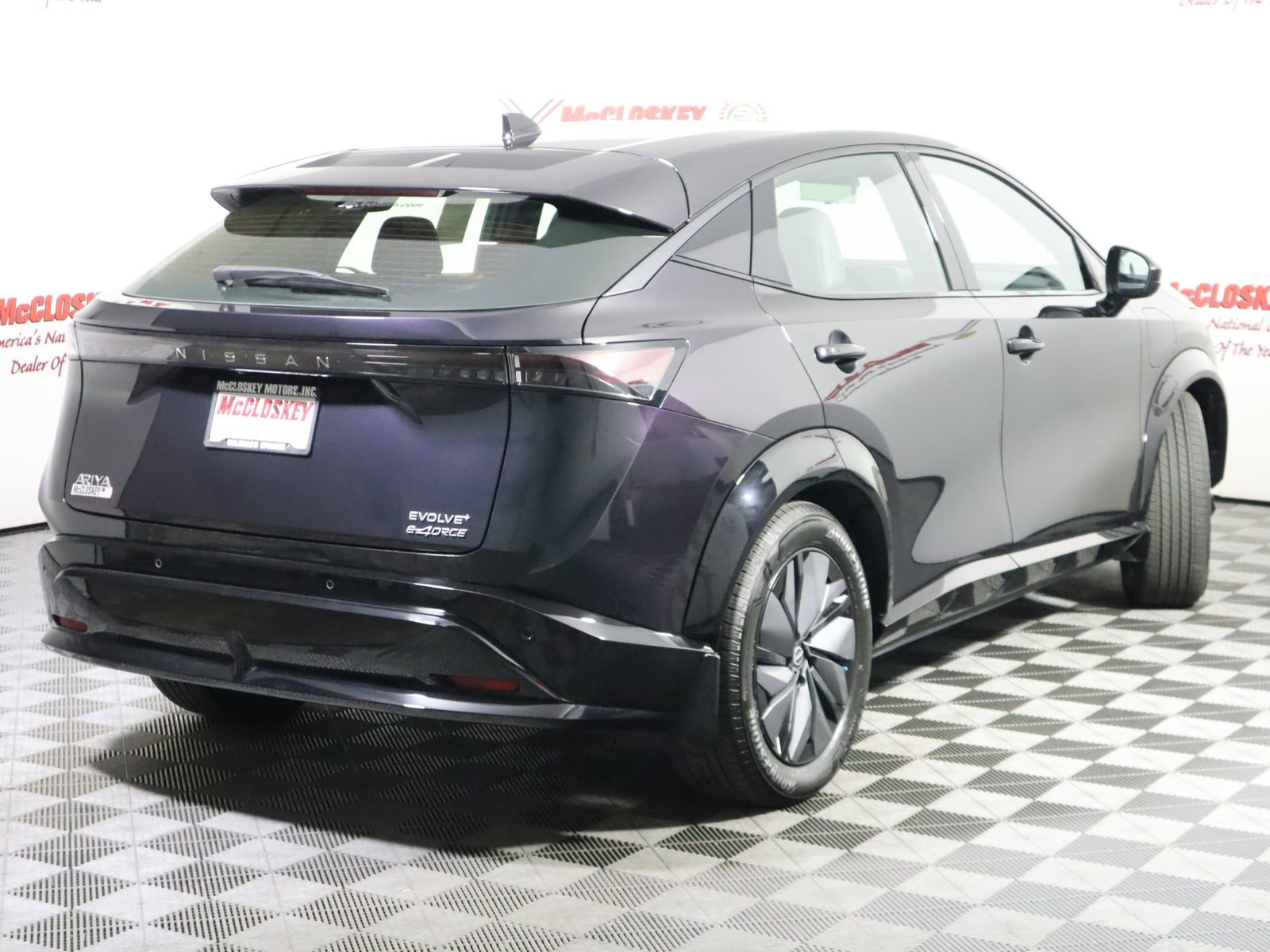 Used 2024 Nissan Ariya AWD image 5