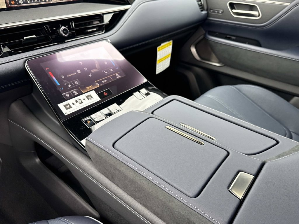 New 2027 INFINITI QX80 Sensory AWD/4WD image 8