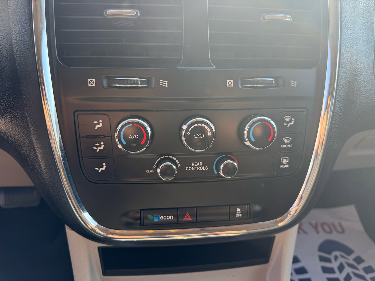 Used 2016 Dodge Grand Caravan SXT image 32