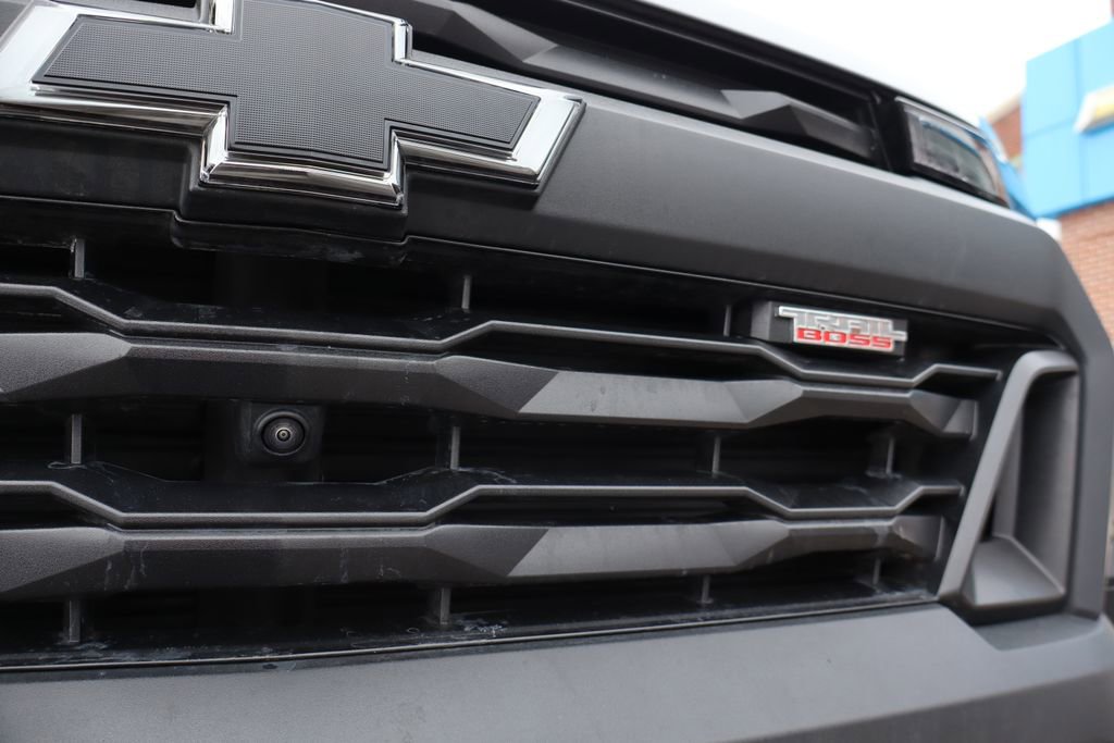Used 2024 Chevrolet Colorado Trail Boss w/ Technology Package image 7