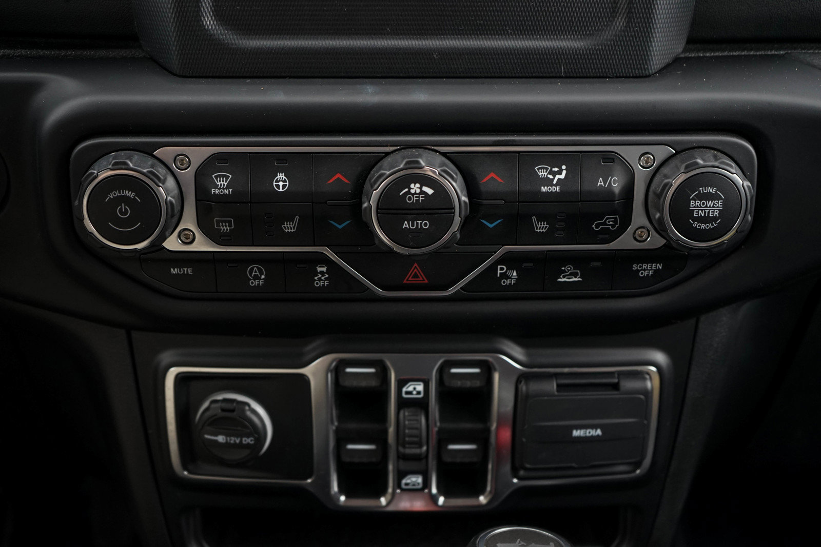 Used 2021 Jeep Wrangler Unlimited Sahara w/ LED Lighting Group image 18