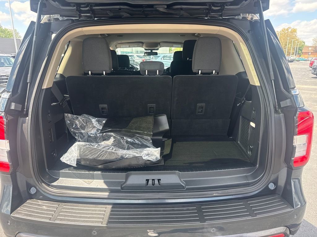 Used 2023 Ford Expedition XLT AWD/4WD image 13