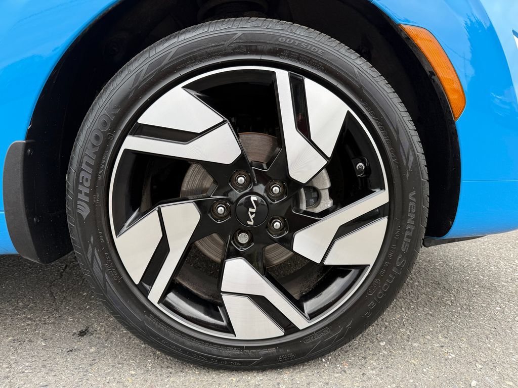 Certified 2024 Kia Soul GT-Line FWD image 9