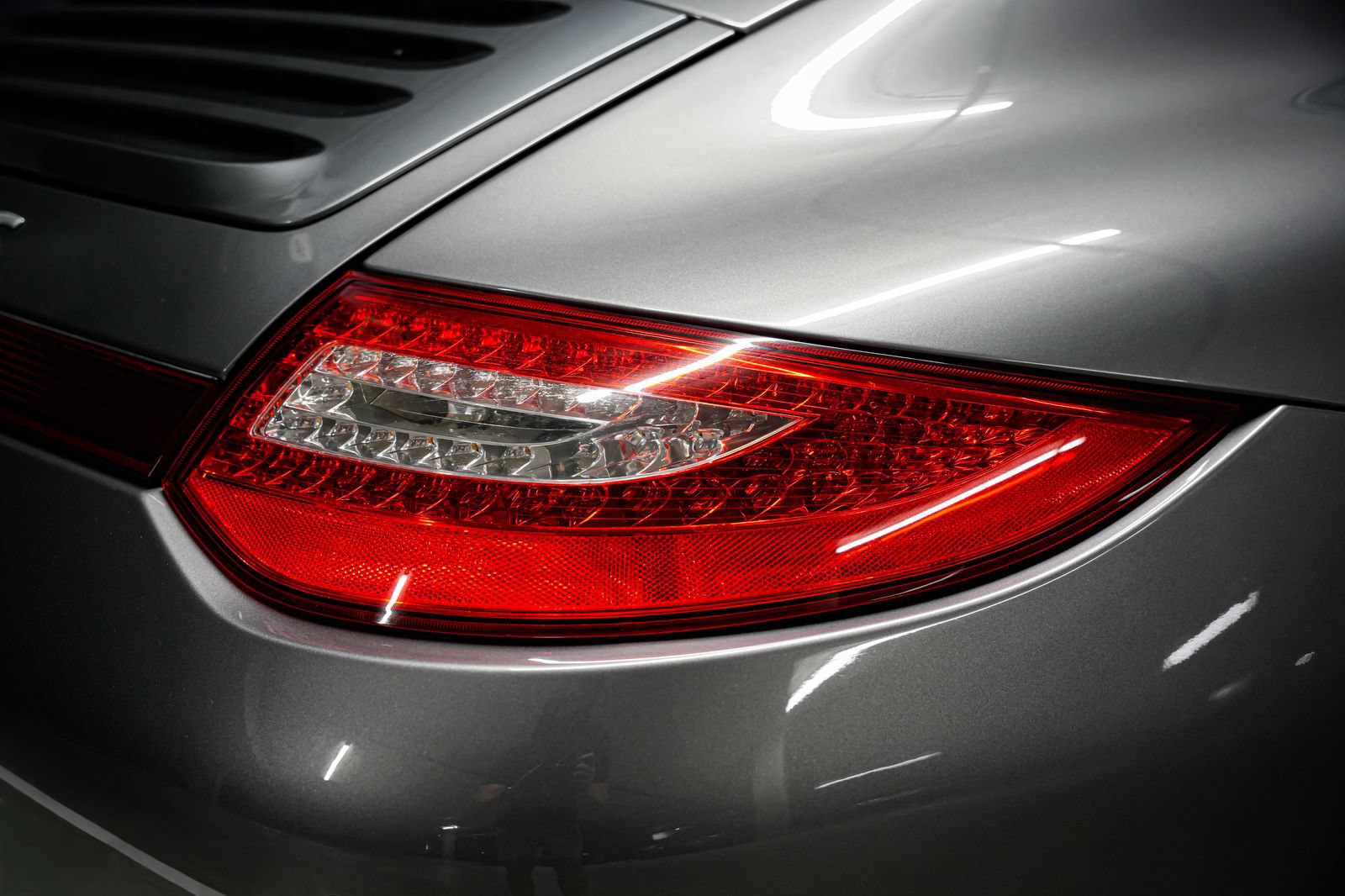 Used 2009 Porsche 911 Carrera 4S AWD/4WD image 34