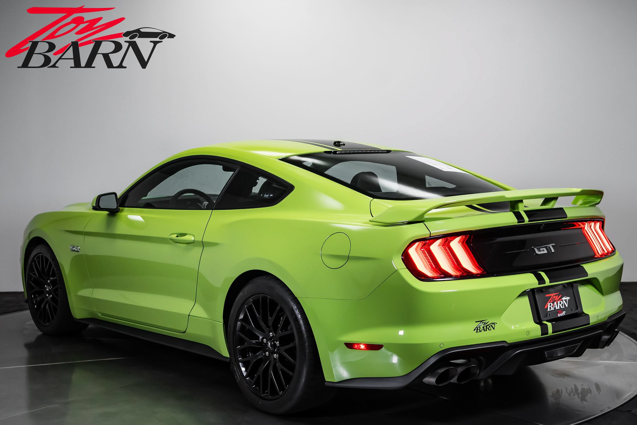 Used 2020 Ford Mustang GT Premium w/ GT Performance Package RWD image 3