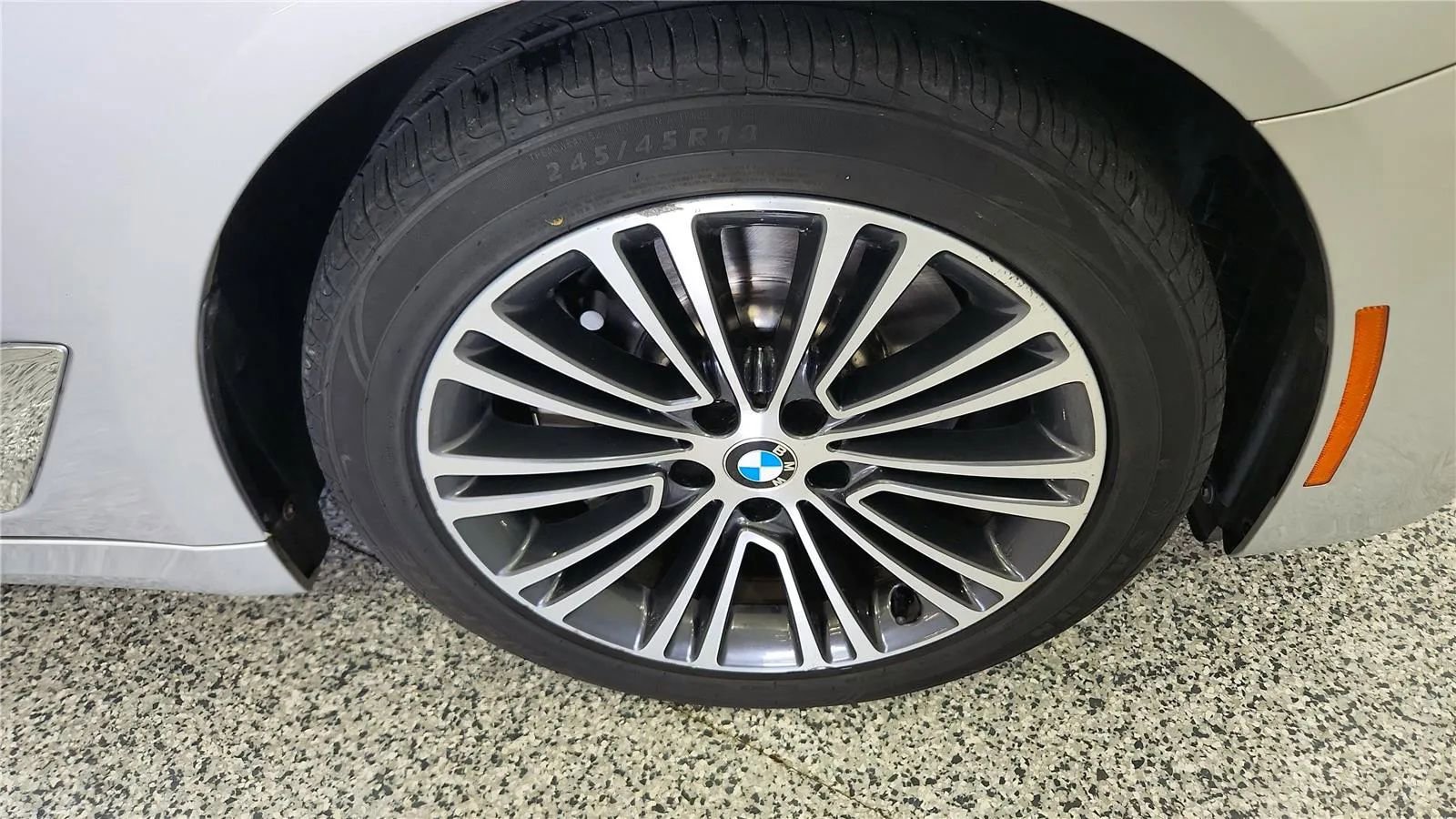 Used 2017 BMW 530i xDrive image 13