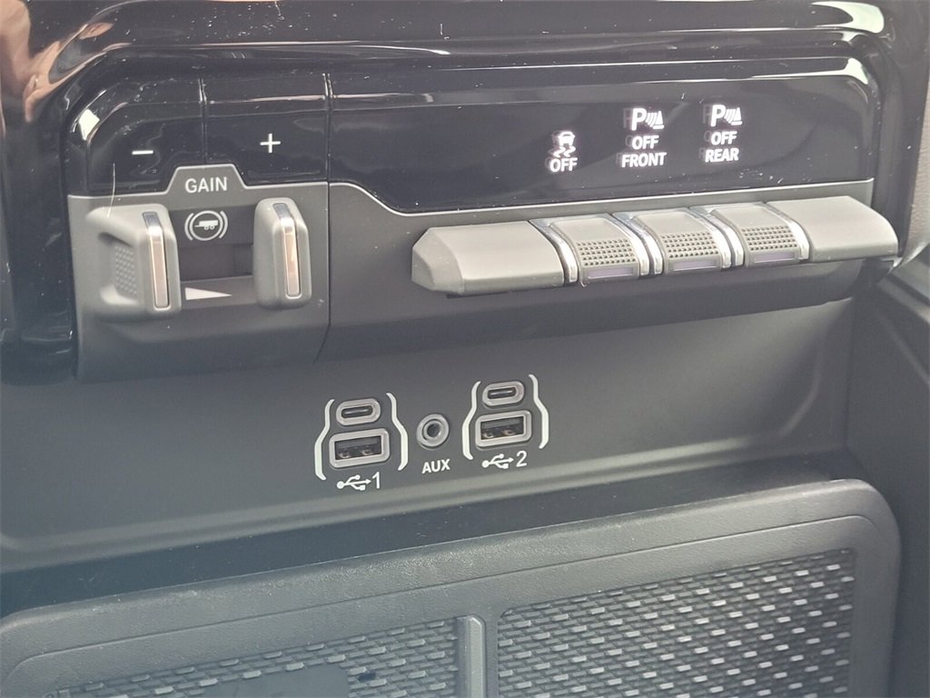 Used 2025 RAM 1500 Laramie w/ Laramie Southwest Edition image 21