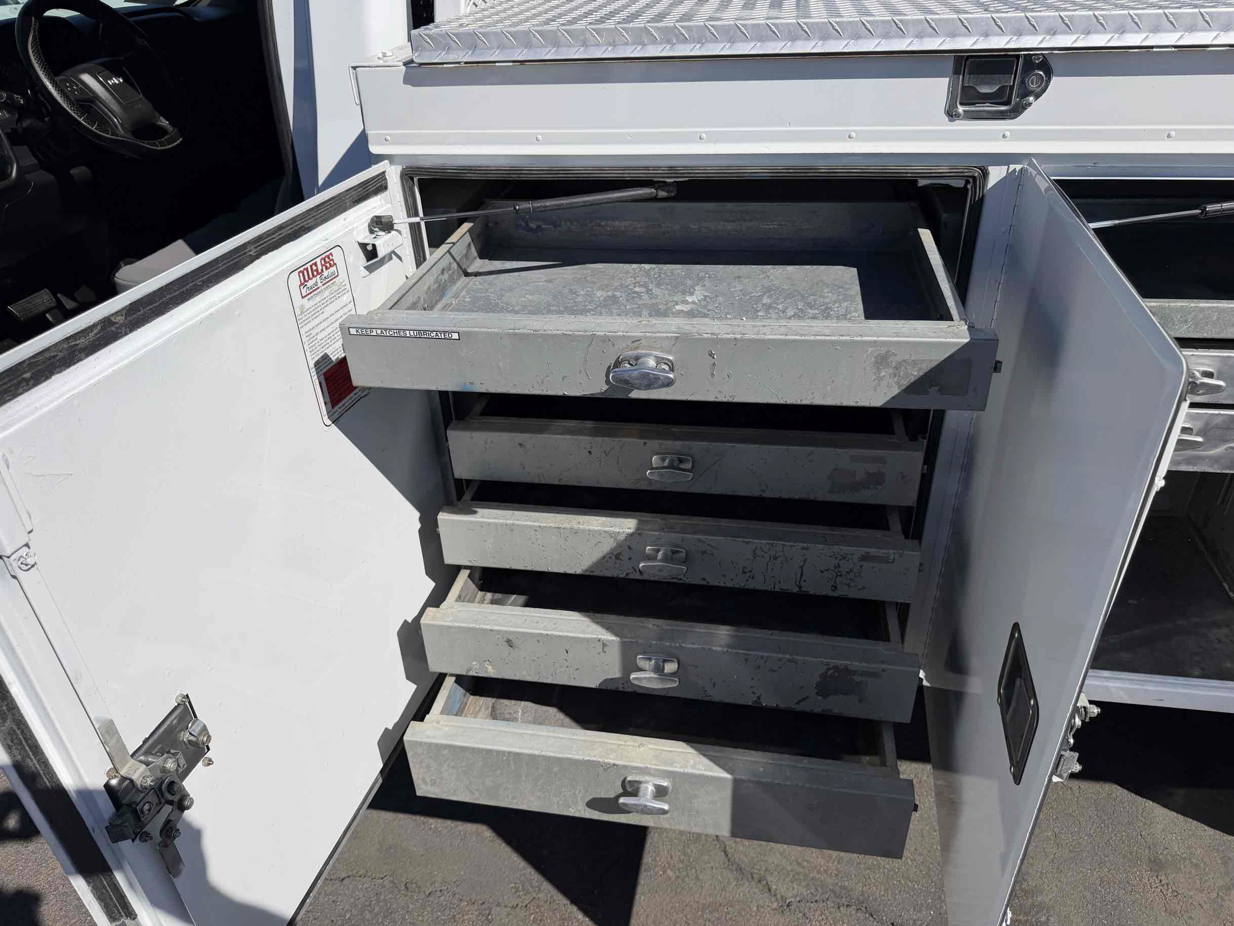 Used 2017 GMC Sierra 3500 2WD Regular Cab image 26