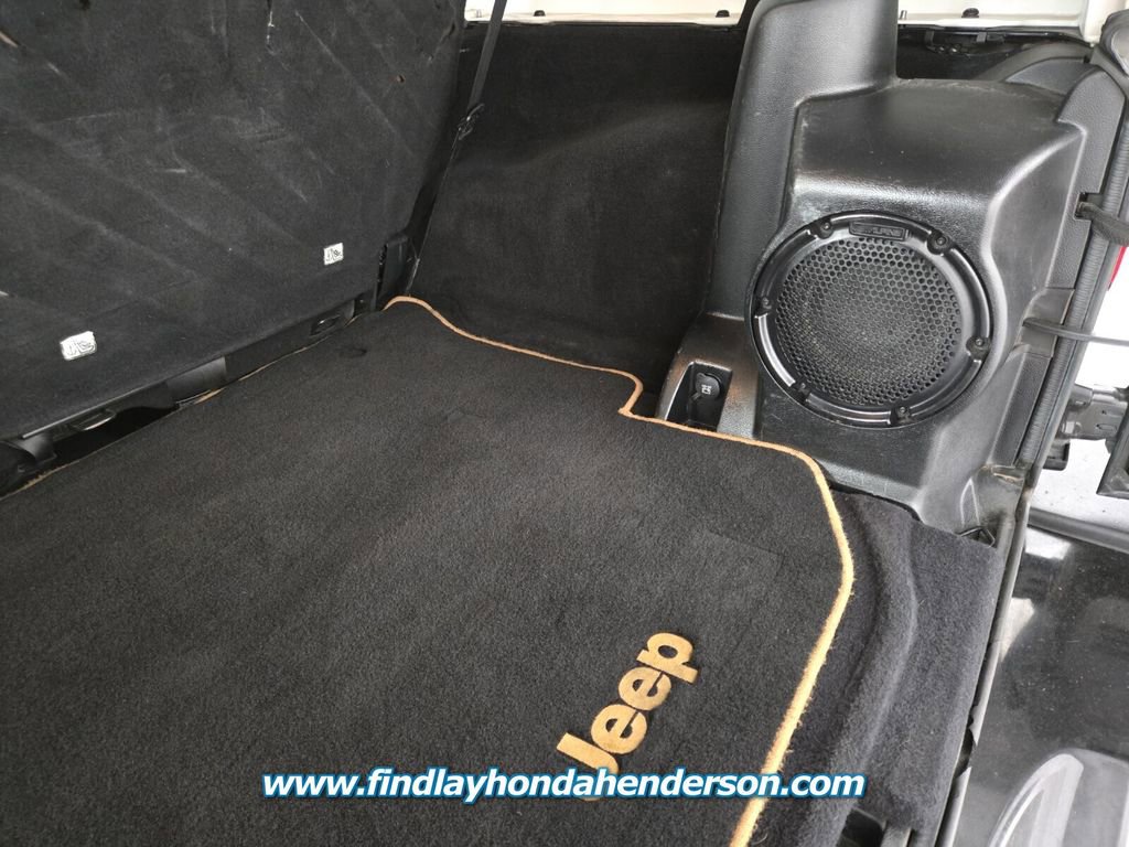 Used 2014 Jeep Wrangler Unlimited Sahara AWD/4WD image 19