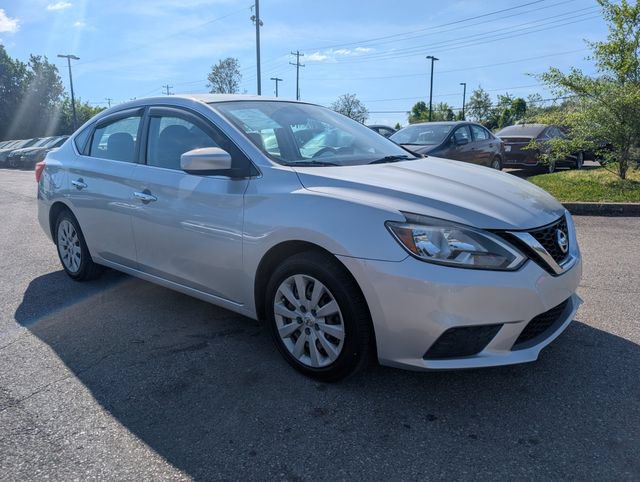 Used 2017 Nissan Sentra SV FWD image 1