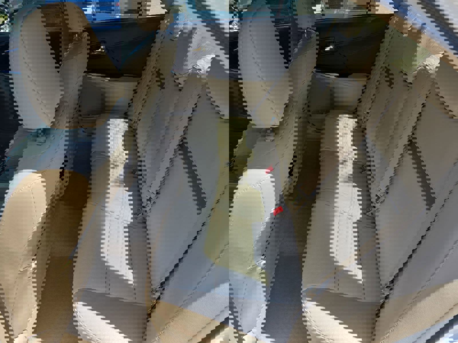 Used 2013 Toyota Camry XLE w/ Leather Pkg image 16