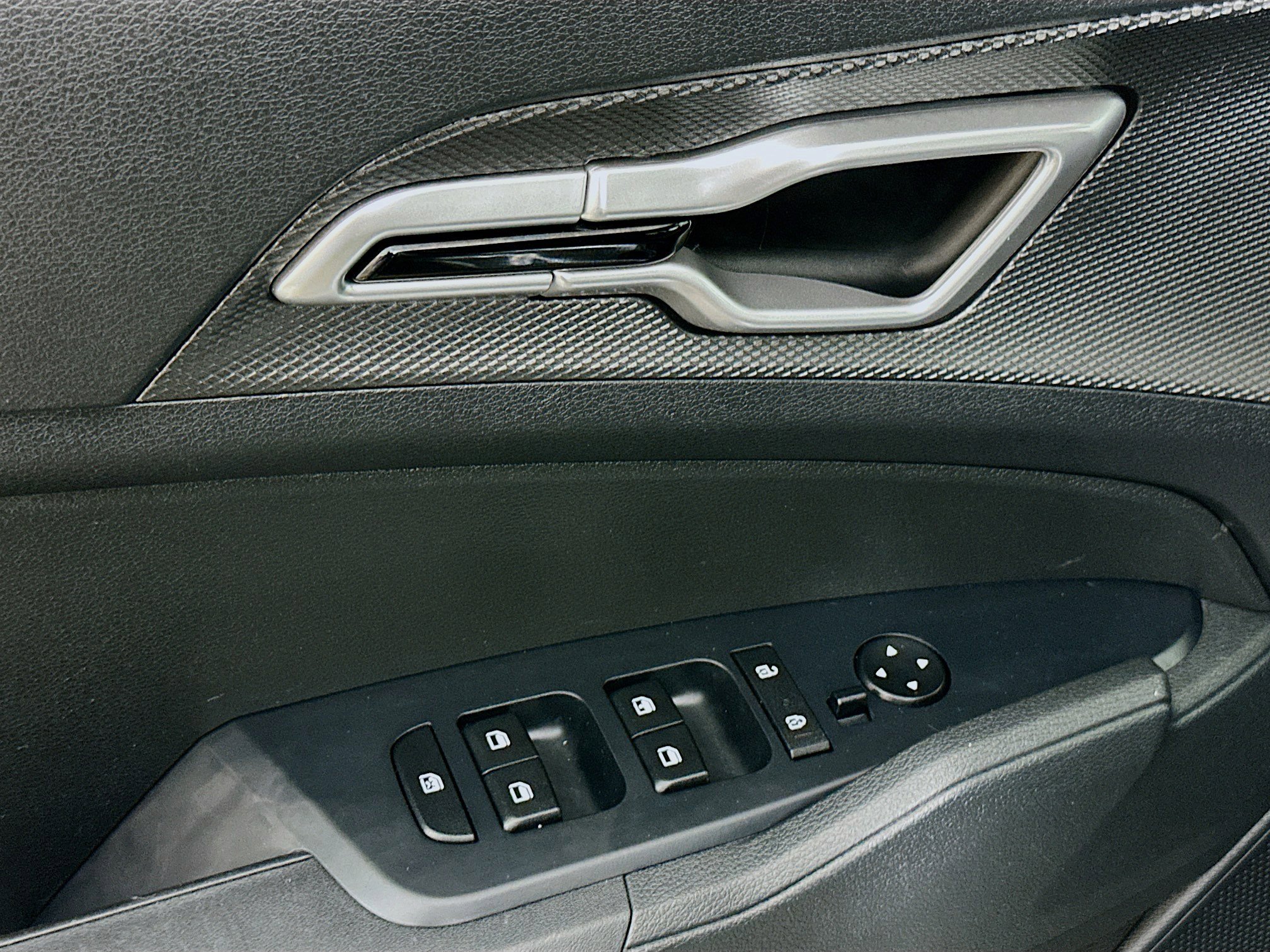 Used 2025 Kia Sportage LX image 15