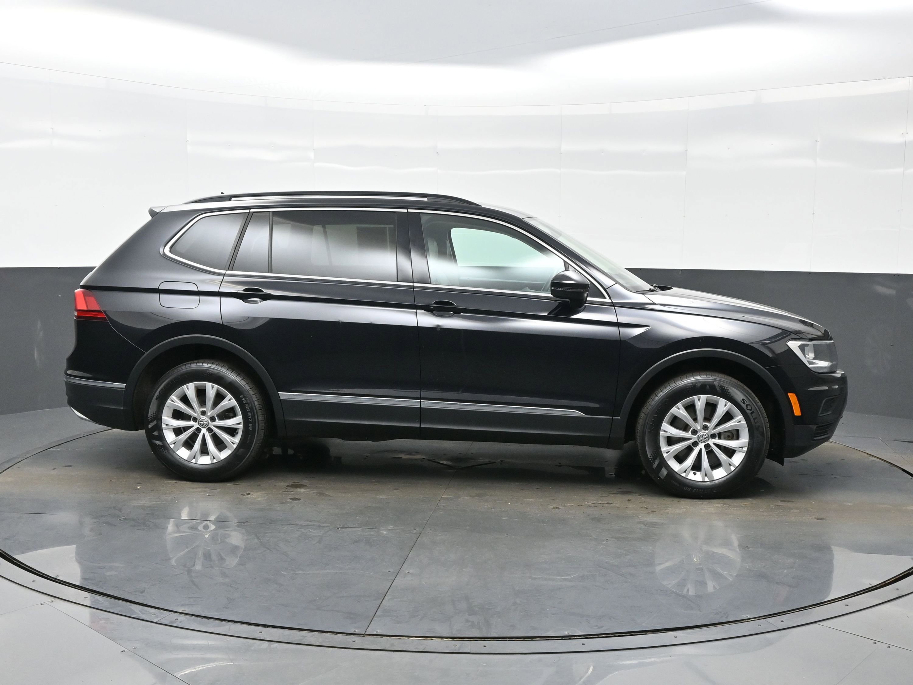Used 2018 Volkswagen Tiguan SE image 7