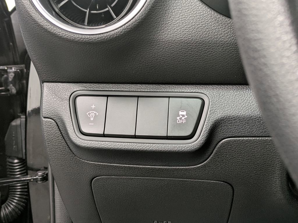 Used 2023 Kia Forte LXS image 22