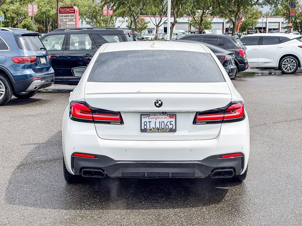 Used 2021 BMW M550i xDrive w/ Dynamic Handling Package image 3