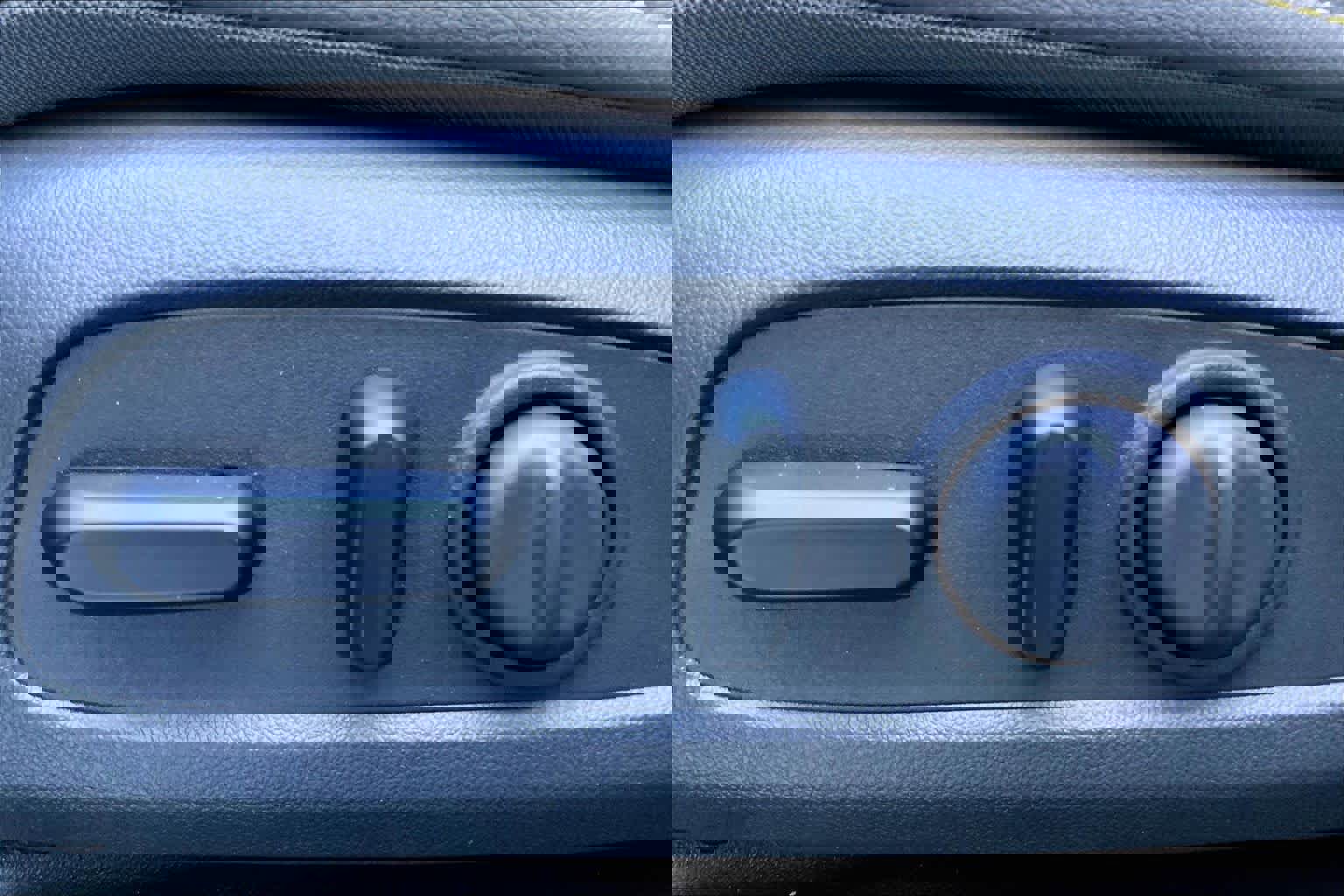 Used 2025 Chevrolet Trax ACTIV w/ Sunroof Package image 35