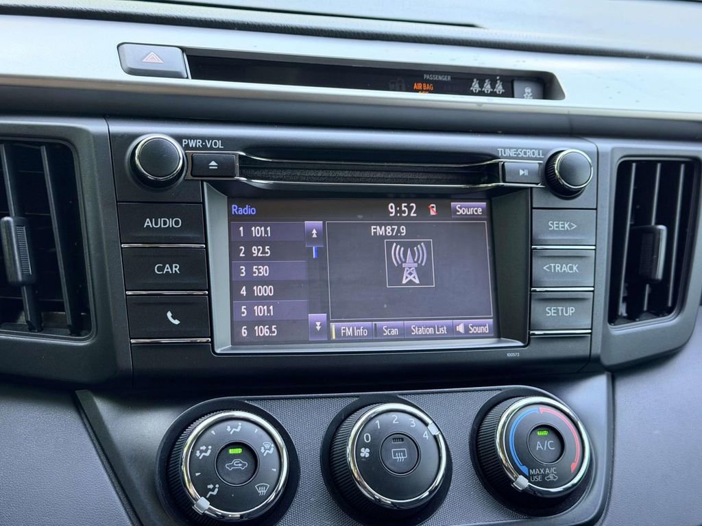 Certified 2018 Toyota RAV4 LE FWD image 3