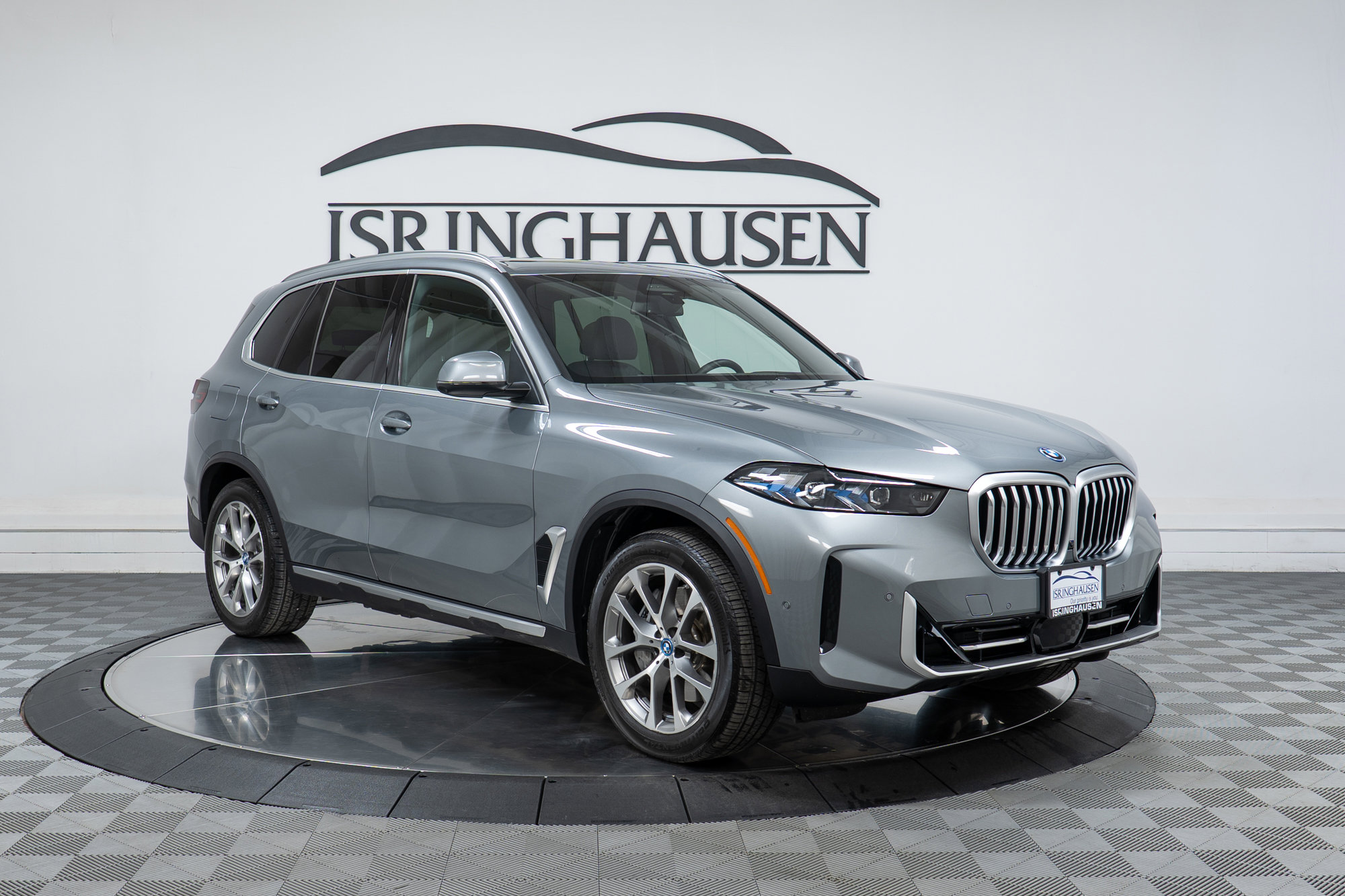 Used 2025 BMW X5 xDrive50e w/ Executive Package image 3