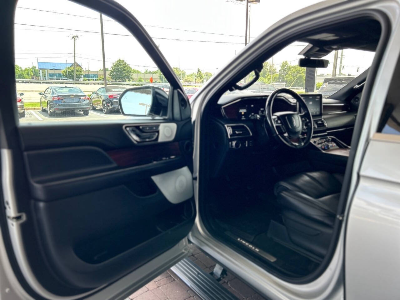Used 2018 Lincoln Navigator L Reserve w/ Technology Package AWD/4WD image 33