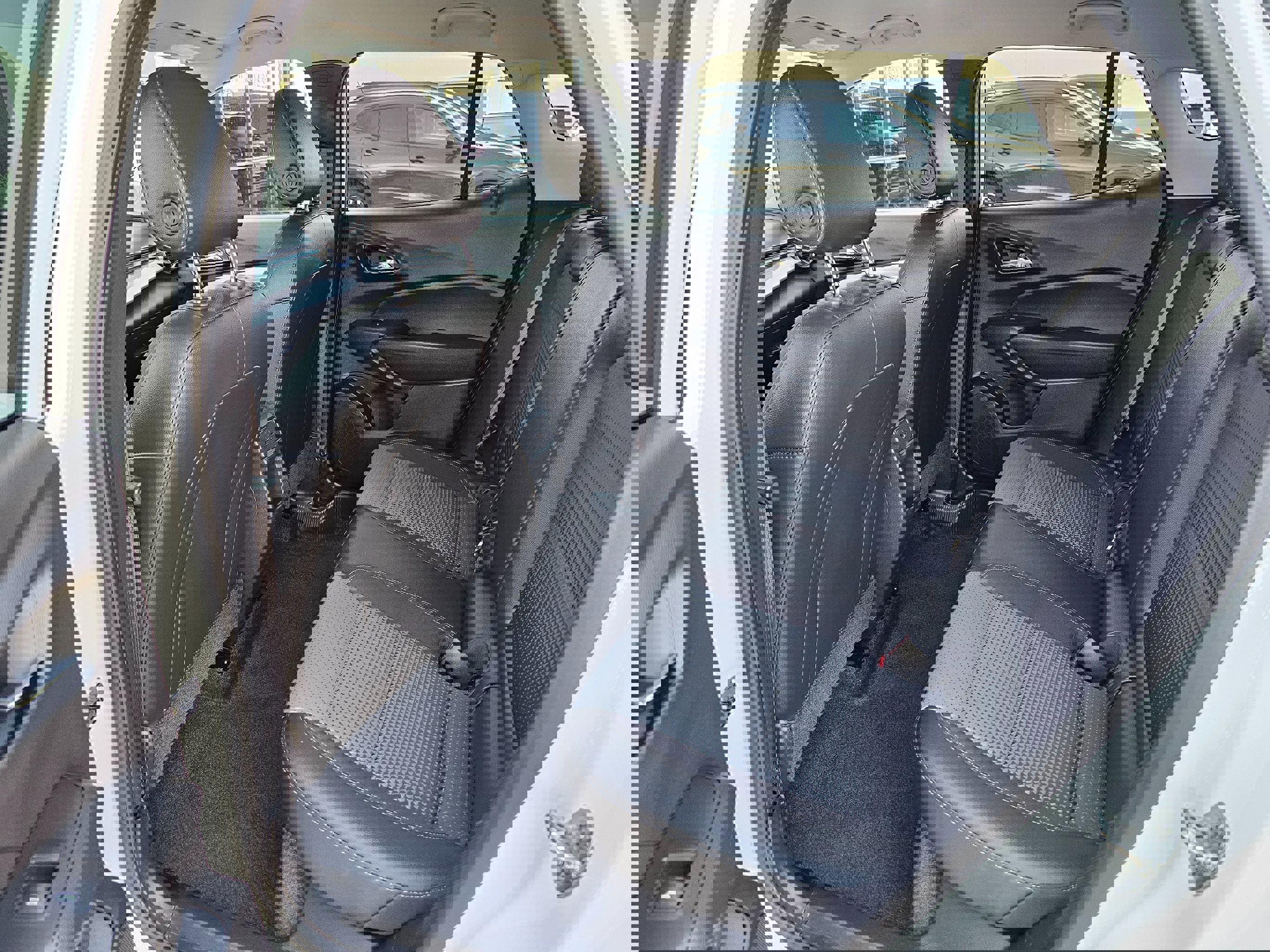 Used 2025 Chevrolet Trax LT w/ LT Convenience Package image 19