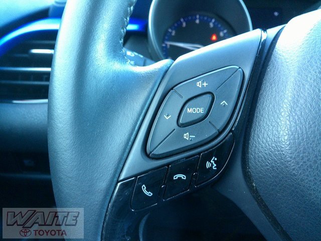 Used 2020 Toyota C-HR XLE image 10