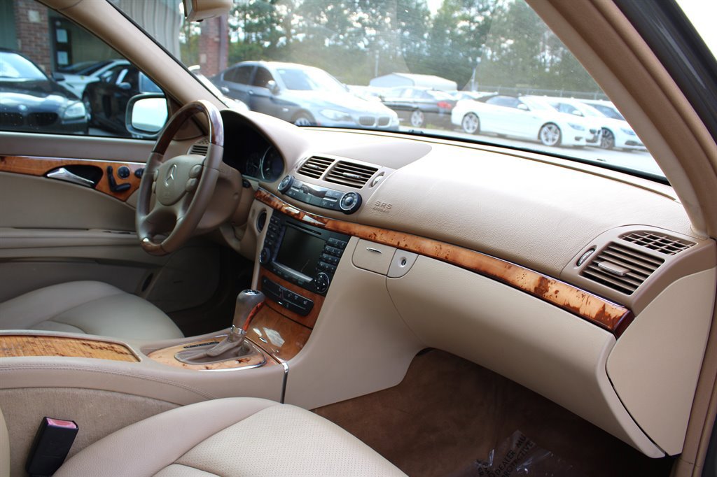 Used 2008 Mercedes-Benz E 350 4MATIC Wagon image 16